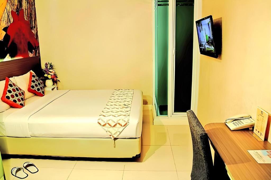 Clay Hotel Jakarta Luaran gambar